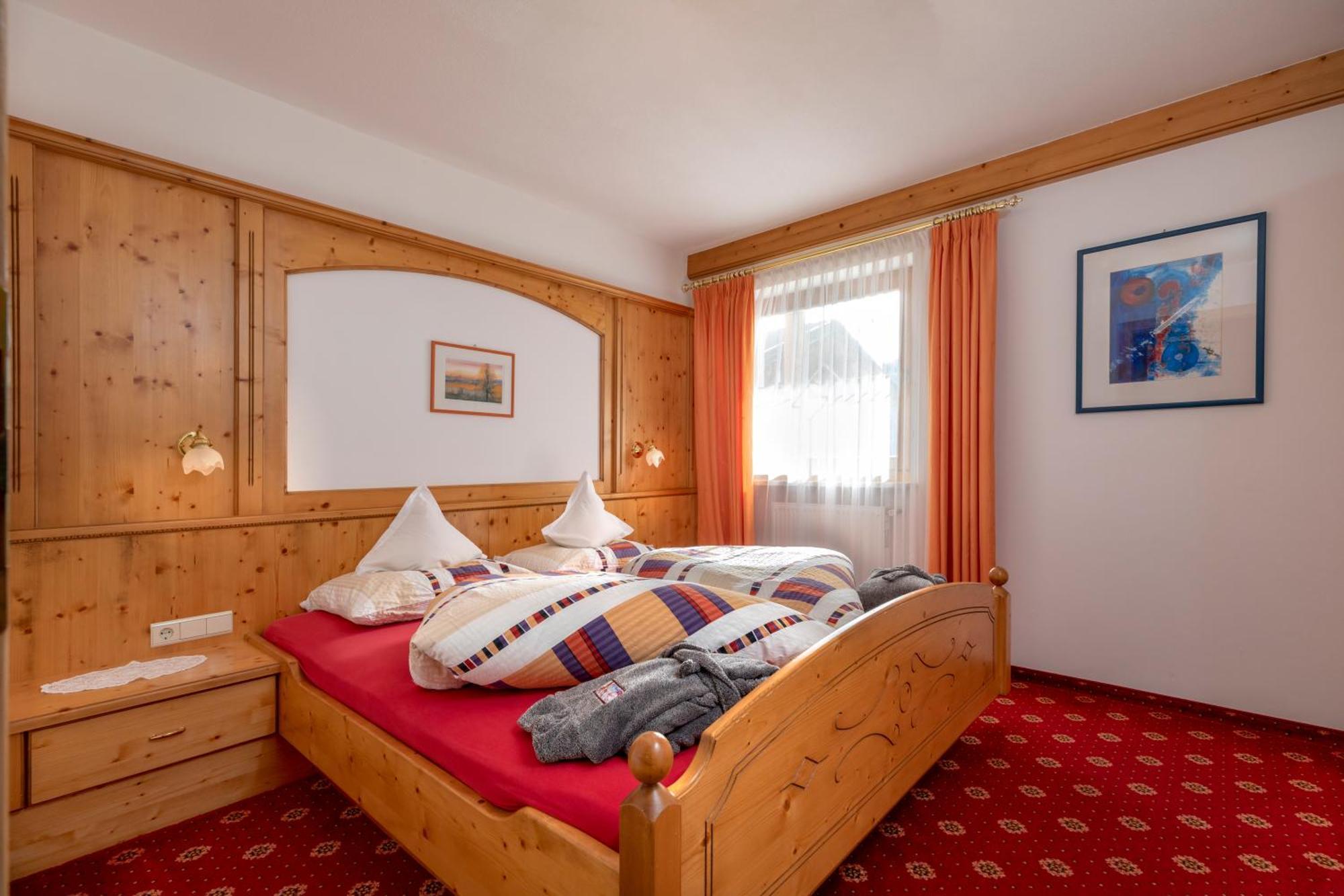 Hotel Kronhof Moso Pokoj fotografie