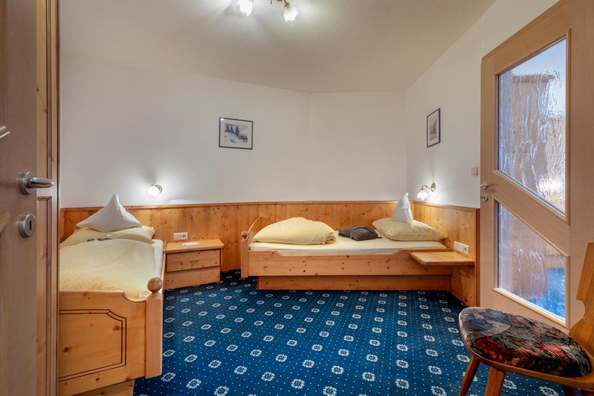 Hotel Kronhof Moso Pokoj fotografie